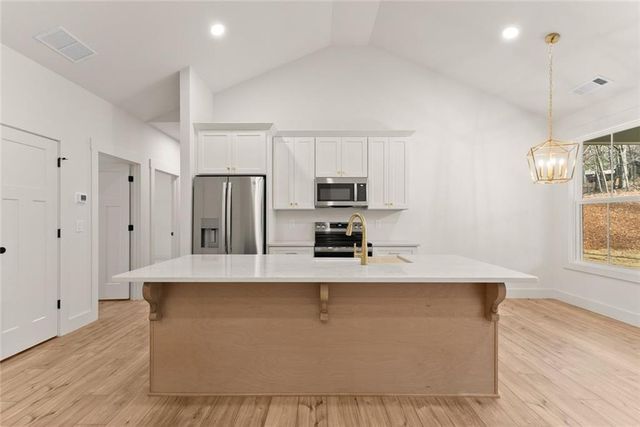 618 Thomas Road, Cleveland, GA 30528