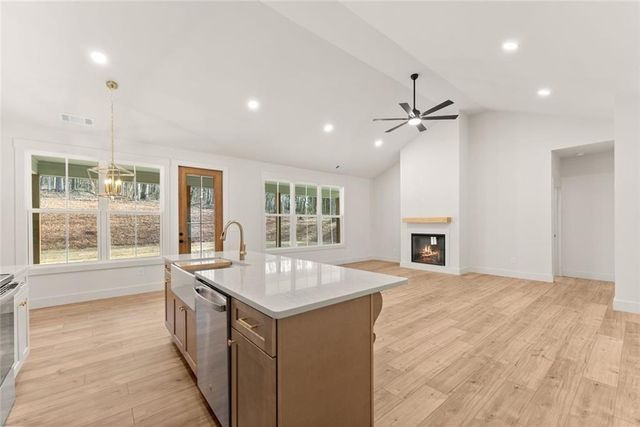 618 Thomas Road, Cleveland, GA 30528