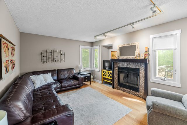 2832 Walnut Street, West Des Moines, IA 50265