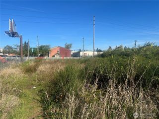 7426 Portland Avenue E, Tacoma, WA 98404