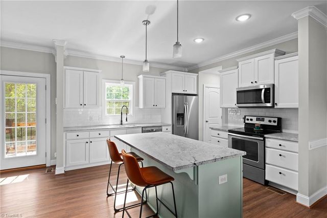 152 Hepler Hylls Court, Thomasville, NC 27360