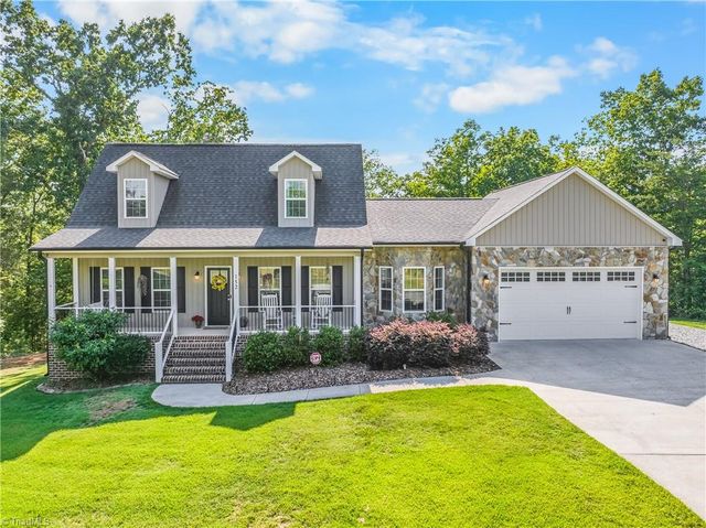 152 Hepler Hylls Court, Thomasville, NC 27360