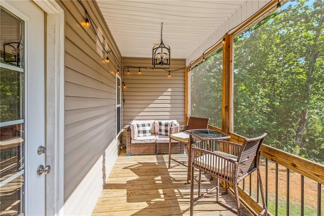 152 Hepler Hylls Court, Thomasville, NC 27360