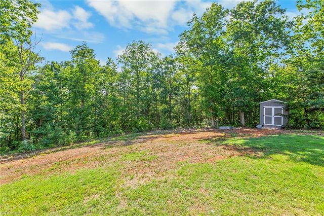 152 Hepler Hylls Court, Thomasville, NC 27360