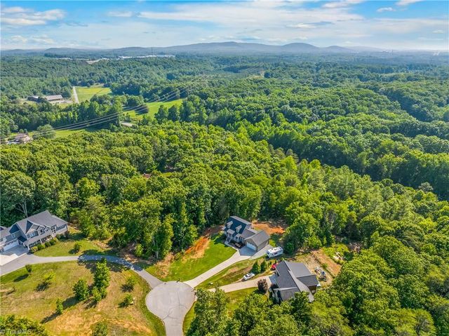 152 Hepler Hylls Court, Thomasville, NC 27360
