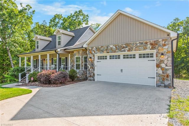 152 Hepler Hylls Court, Thomasville, NC 27360