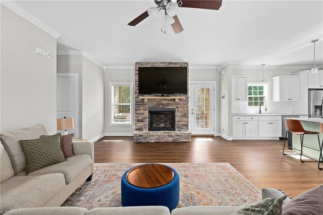 152 Hepler Hylls Court, Thomasville, NC 27360