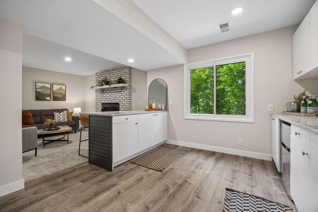 17835 6th Avenue N, Plymouth, MN 55447