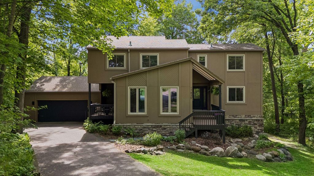 17835 6th Avenue N, Plymouth, MN 55447