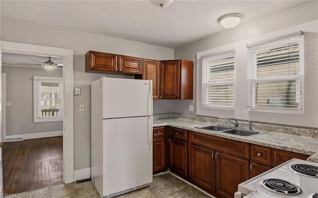 2133 Konnoak View Drive, Winston-salem, NC 27127