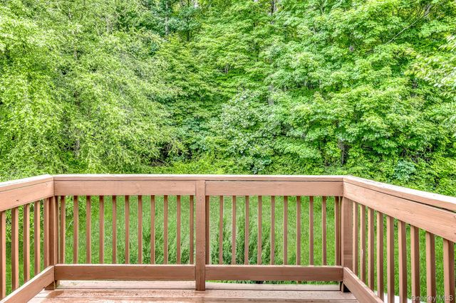 25 Mulberry Drive, Tuxedo Park, NY 10987
