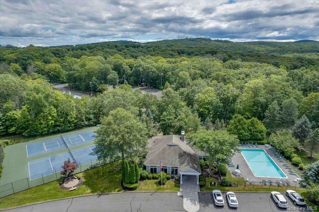 25 Mulberry Drive, Tuxedo Park, NY 10987