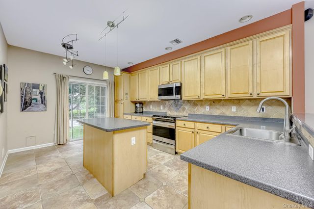 25 Mulberry Drive, Tuxedo Park, NY 10987