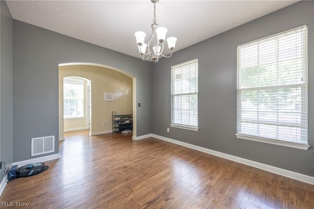8856 Oakbrook Circle, Twinsburg, OH 44087