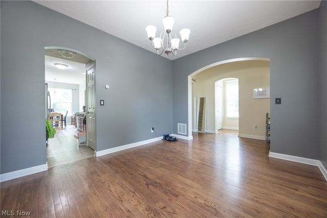 8856 Oakbrook Circle, Twinsburg, OH 44087