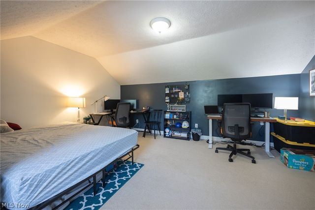 8856 Oakbrook Circle, Twinsburg, OH 44087