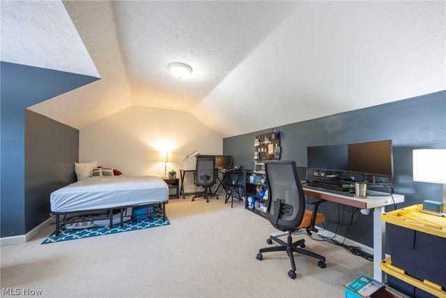 8856 Oakbrook Circle, Twinsburg, OH 44087