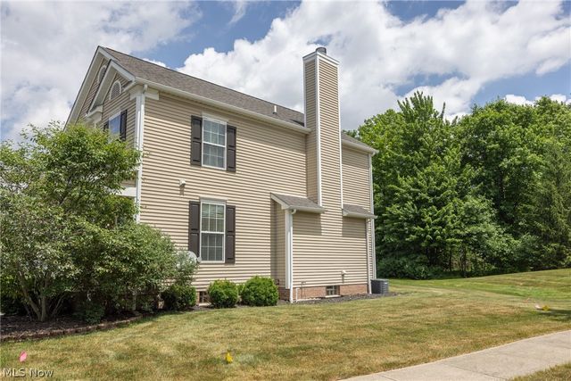 8856 Oakbrook Circle, Twinsburg, OH 44087