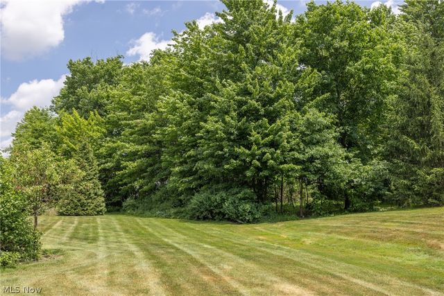 8856 Oakbrook Circle, Twinsburg, OH 44087