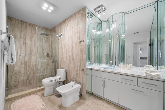 3725 S Ocean Dr PH18, Hollywood, FL 33019