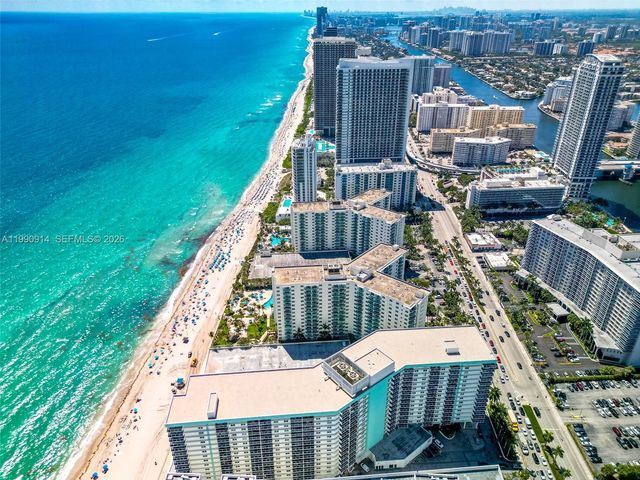 3725 S Ocean Dr PH18, Hollywood, FL 33019
