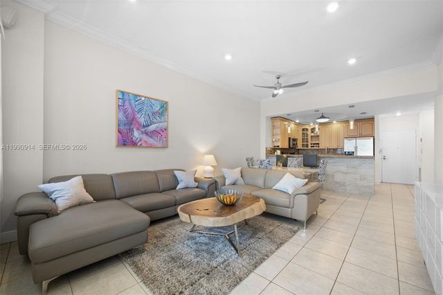 3725 S Ocean Dr PH18, Hollywood, FL 33019