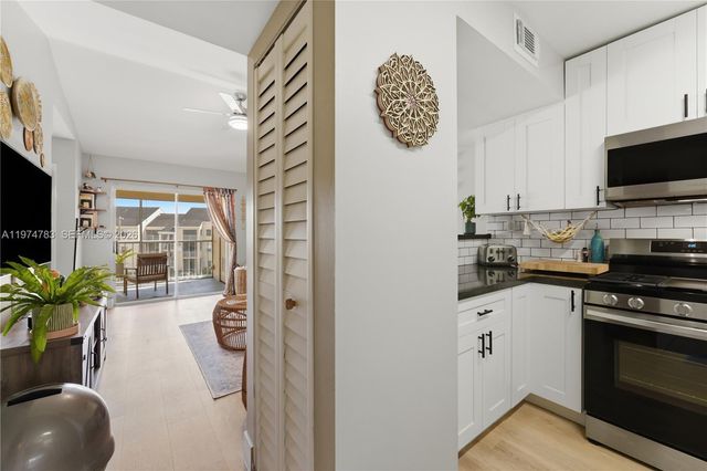 15325 SW 106th Ter 627, Miami, FL 33196