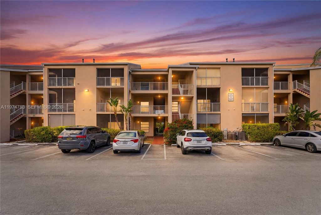 15325 SW 106th Ter 627, Miami, FL 33196