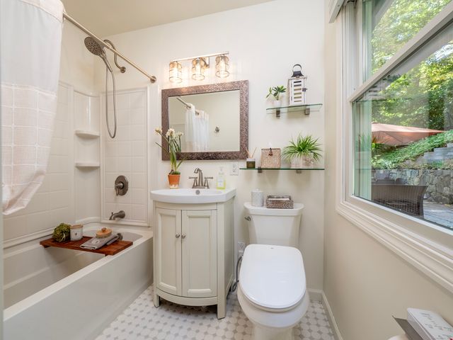 332 Bennetts Farm Road, Ridgefield, CT 06877