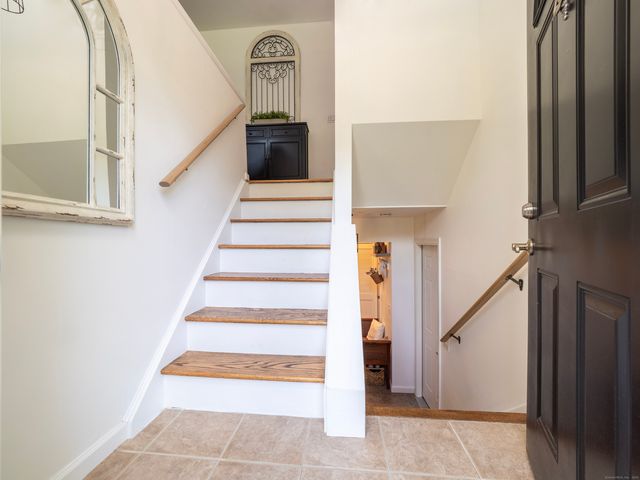 332 Bennetts Farm Road, Ridgefield, CT 06877