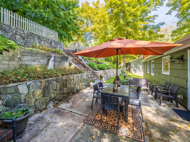 332 Bennetts Farm Road, Ridgefield, CT 06877