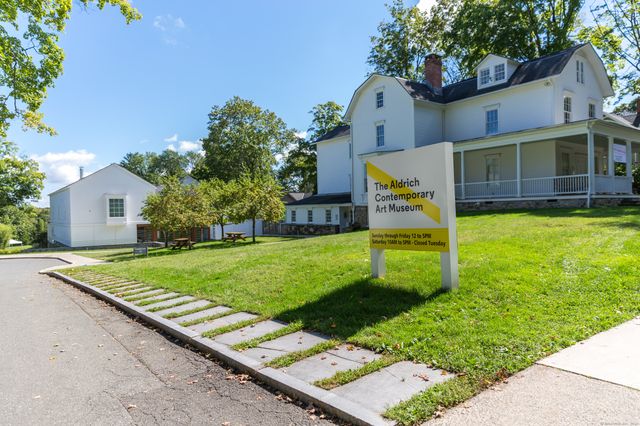 332 Bennetts Farm Road, Ridgefield, CT 06877
