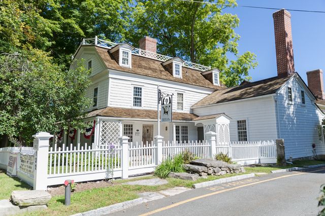 332 Bennetts Farm Road, Ridgefield, CT 06877