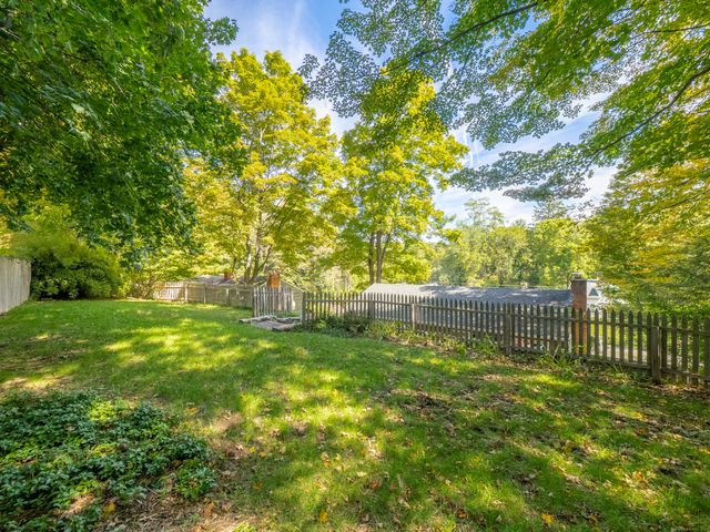 332 Bennetts Farm Road, Ridgefield, CT 06877