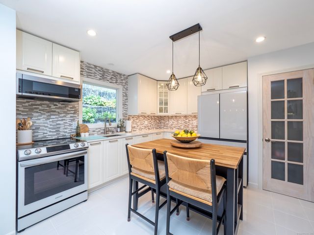 332 Bennetts Farm Road, Ridgefield, CT 06877