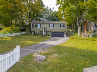 332 Bennetts Farm Road, Ridgefield, CT 06877