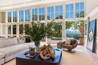 775 White Oak Dr, Santa Rosa, CA 95409
