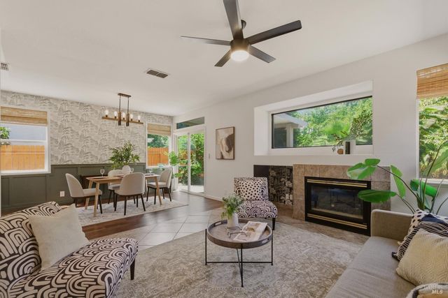 517 Edenderry Dr, Vacaville, CA 95688