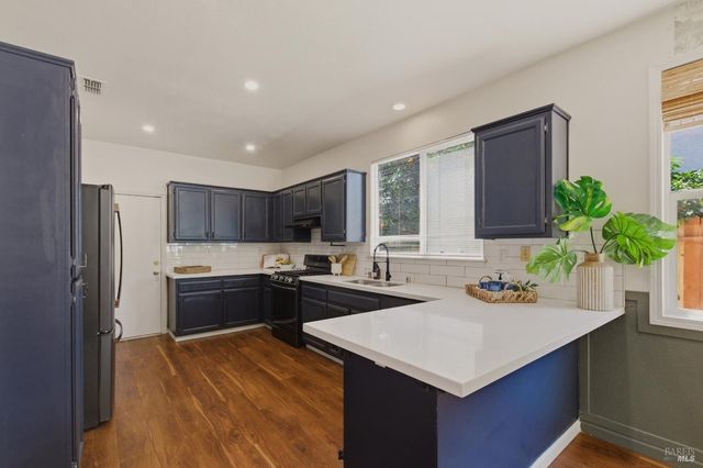 517 Edenderry Dr, Vacaville, CA 95688
