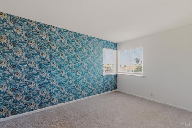 517 Edenderry Dr, Vacaville, CA 95688