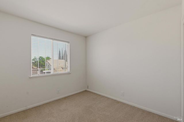 517 Edenderry Dr, Vacaville, CA 95688