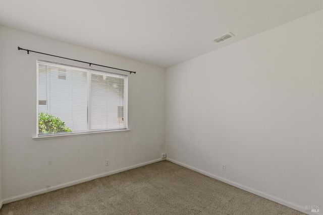 517 Edenderry Dr, Vacaville, CA 95688
