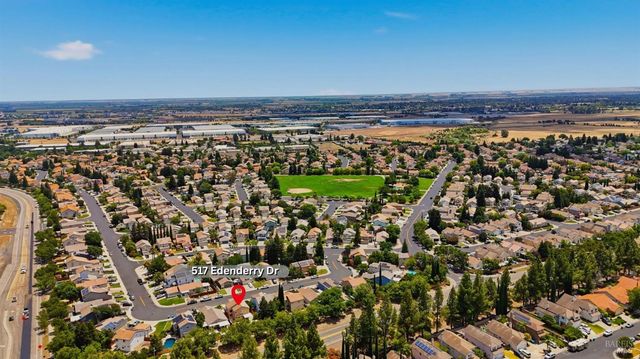 517 Edenderry Dr, Vacaville, CA 95688