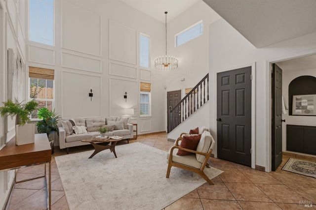517 Edenderry Dr, Vacaville, CA 95688