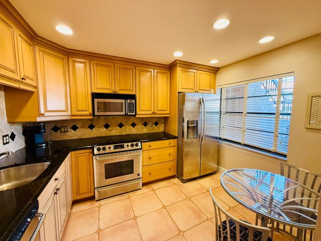 9261 Vista Del Lago, Boca Raton, FL 33428