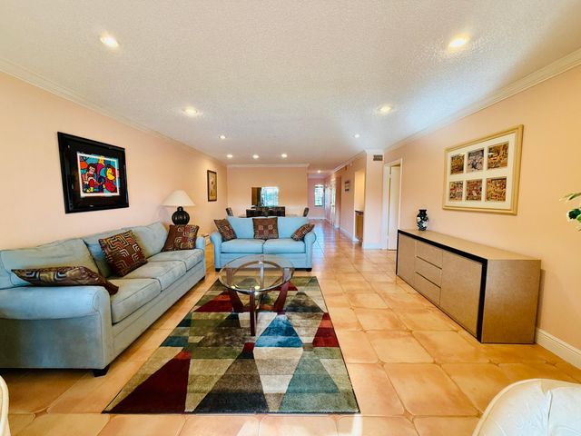 9261 Vista Del Lago, Boca Raton, FL 33428