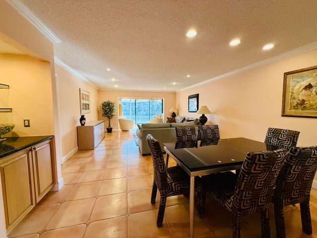 9261 Vista Del Lago, Boca Raton, FL 33428