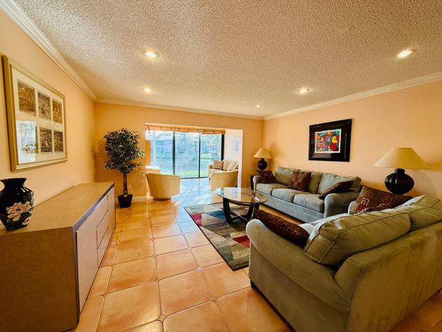 9261 Vista Del Lago, Boca Raton, FL 33428