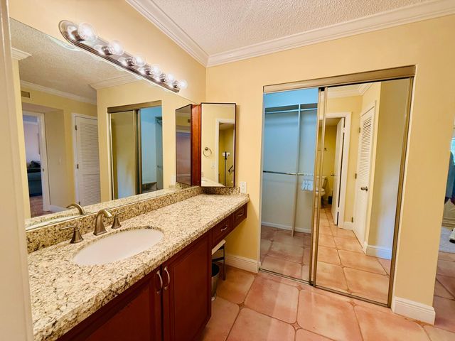 9261 Vista Del Lago, Boca Raton, FL 33428