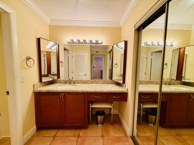 9261 Vista Del Lago, Boca Raton, FL 33428